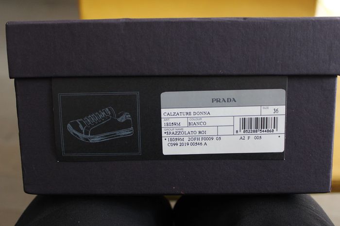baskets sneakers pour femme de la marque Prada pointure 36 - photo numéro 16