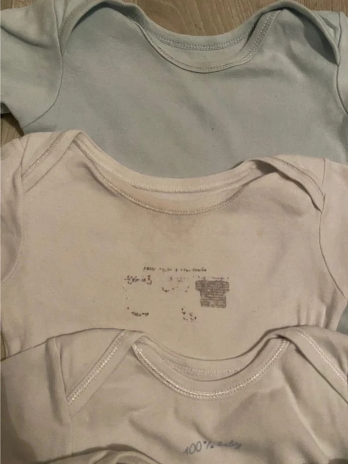 Lot 4 bodies 18 mois - photo numéro 3