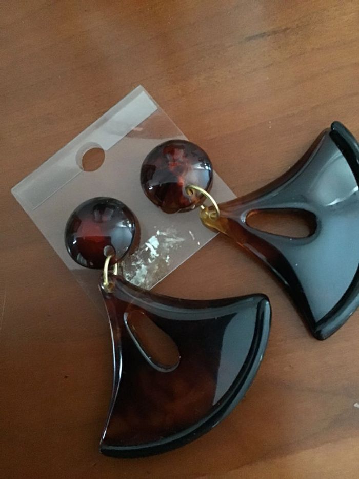 Très beaux clips couleur écaille vintage. Années 80 - photo numéro 2