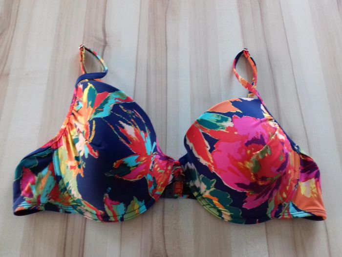 Maillot de bain 2 pièces état neuf 48 bonnet D - photo numéro 2