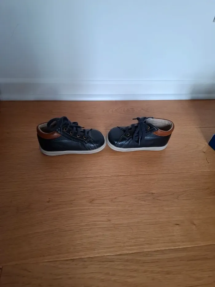 Chaussures bébé en cuir - 19 - très bon état - photo numéro 3