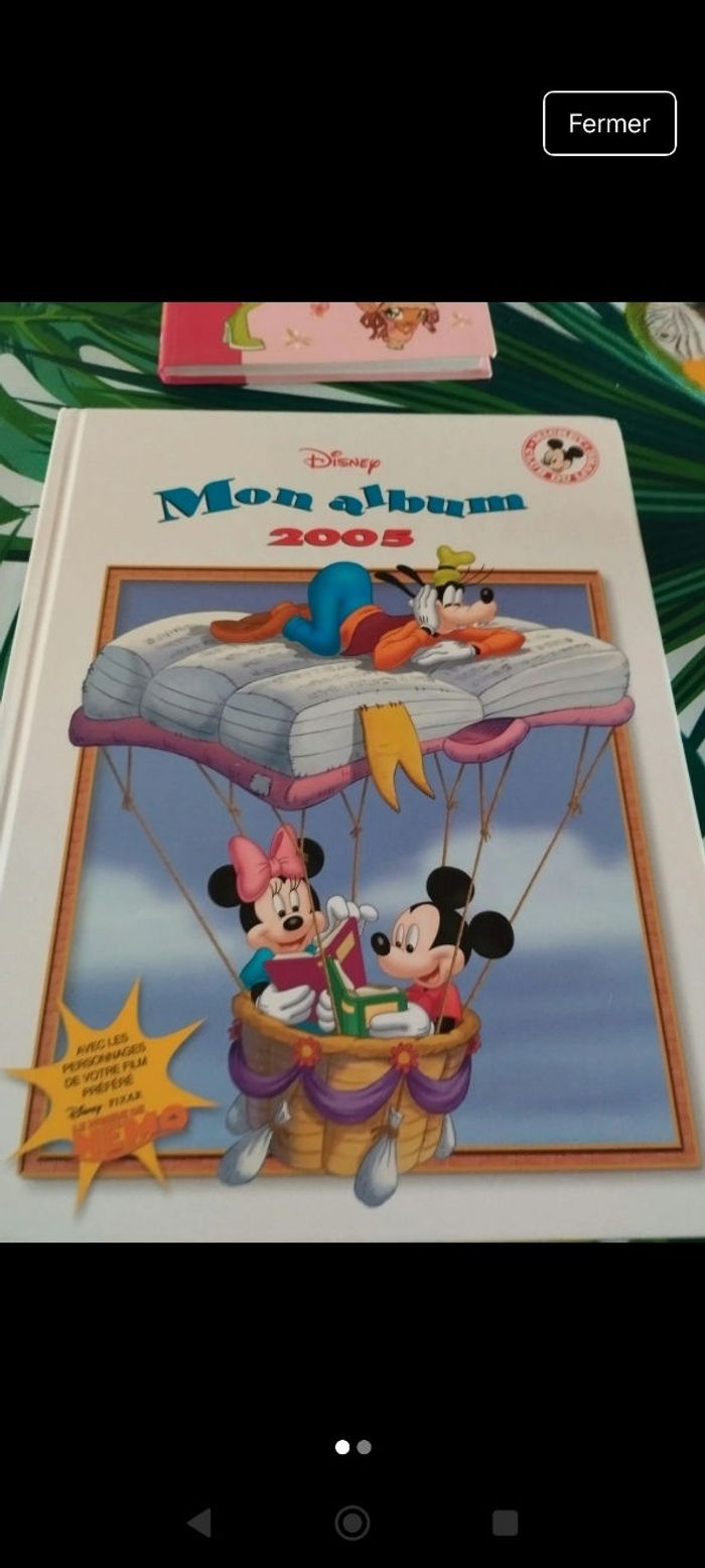 Livre Disney "mon album 2005"