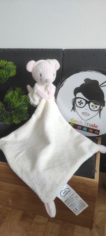 Doudou souris rose robe blanche mouchoir mots d'enfants Leclerc doré pois  Noeud