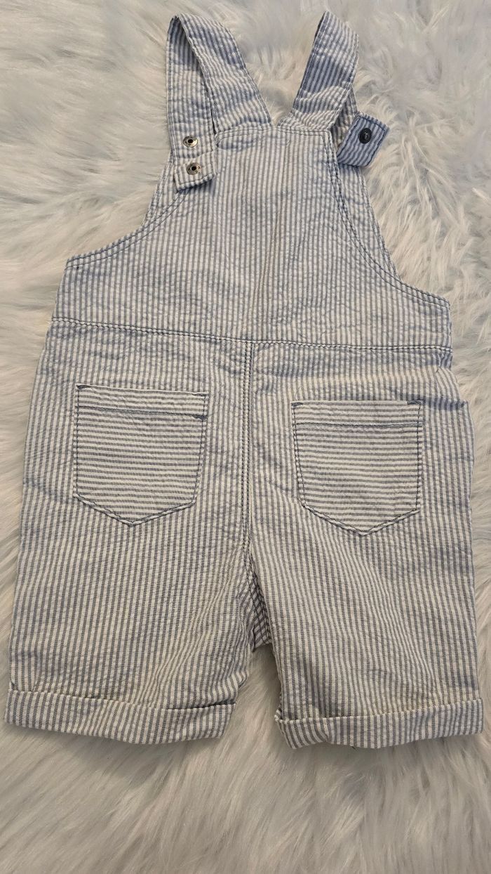 NEUVE (non portée)🏷 💙😍🤩superbe salopette courte 23 mois garçon 💙💙😍 - photo numéro 2