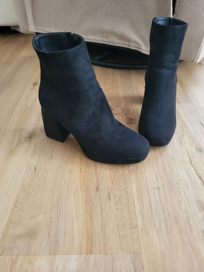 Bottines à talon suedine