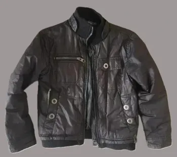 Blouson garçon noir 10 ans – Bon état – Tout Simplement