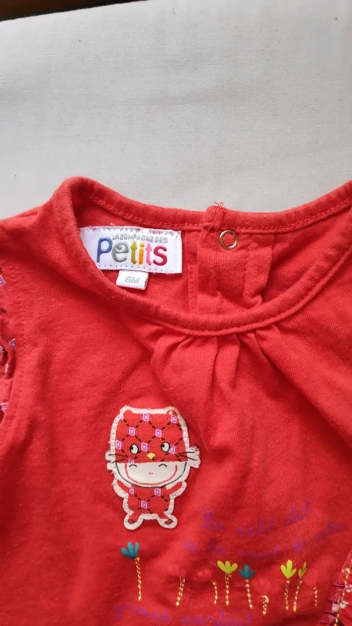 T-shirt rouge sans manches 6 mois - photo numéro 2
