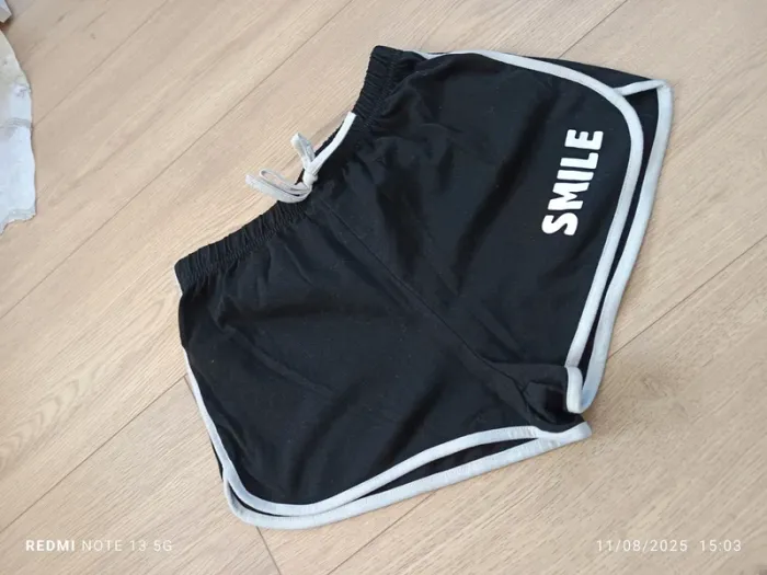 Magnifique short noir shein taille 10ans