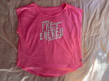 Haut de sport rose