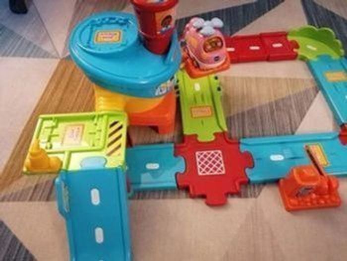 Mon Aéroport interactif Tut Tut bolides + hélicoptère de VTech - photo numéro 10