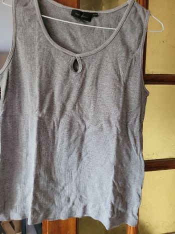 Débardeur kiabi taille 42/44