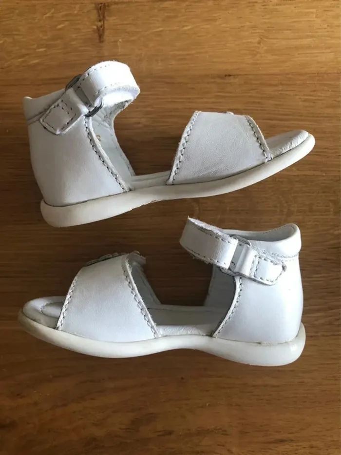 Sandales premiers pas en cuir MOD8 pointure 19 - photo numéro 5