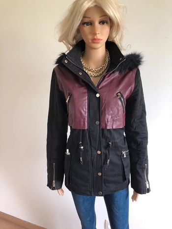 Parka noire et bordeaux avec capuche Morgan taille 40 TBE
