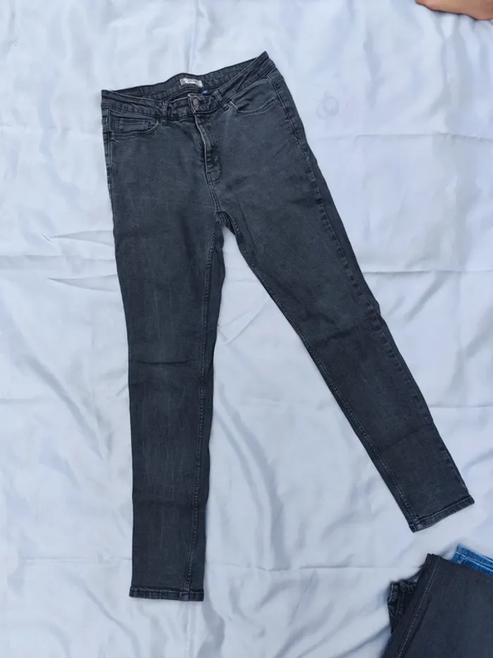 Lot jeans slim et skinny + 2 shorts femme - photo numéro 10