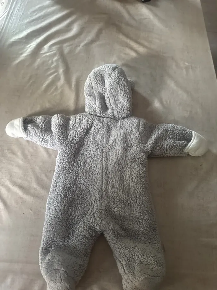 Combinaison bébé 3-6mois 62cm - photo numéro 3