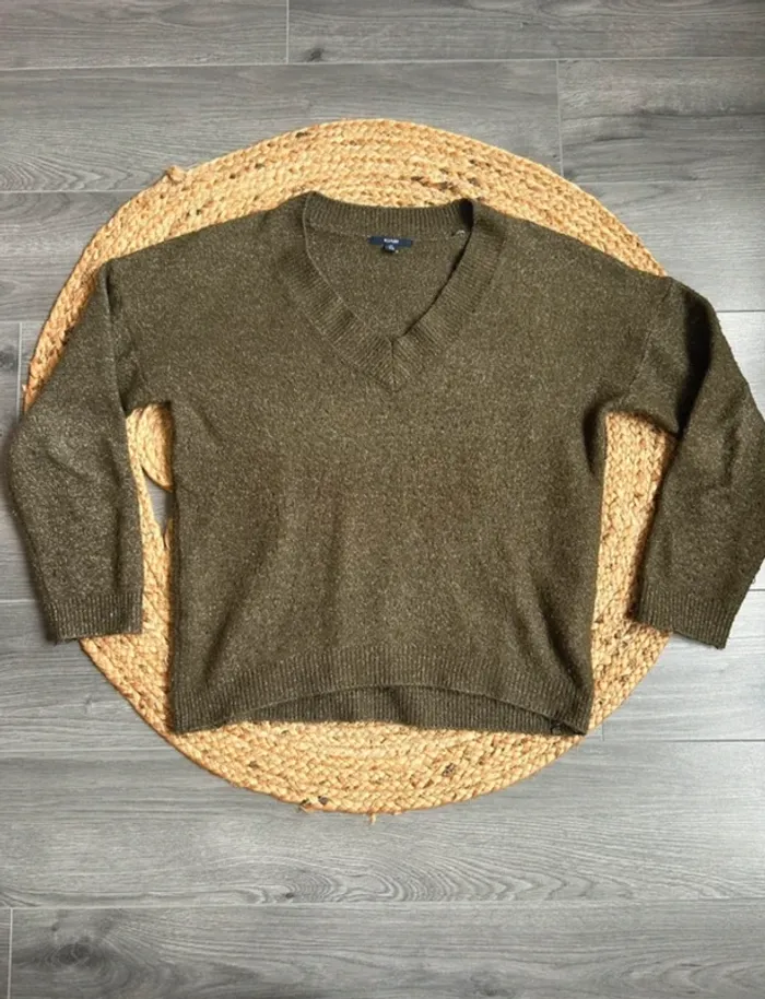 Pull col V Kiabi taille XS