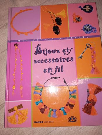 Livre bijoux et accessoires en fil