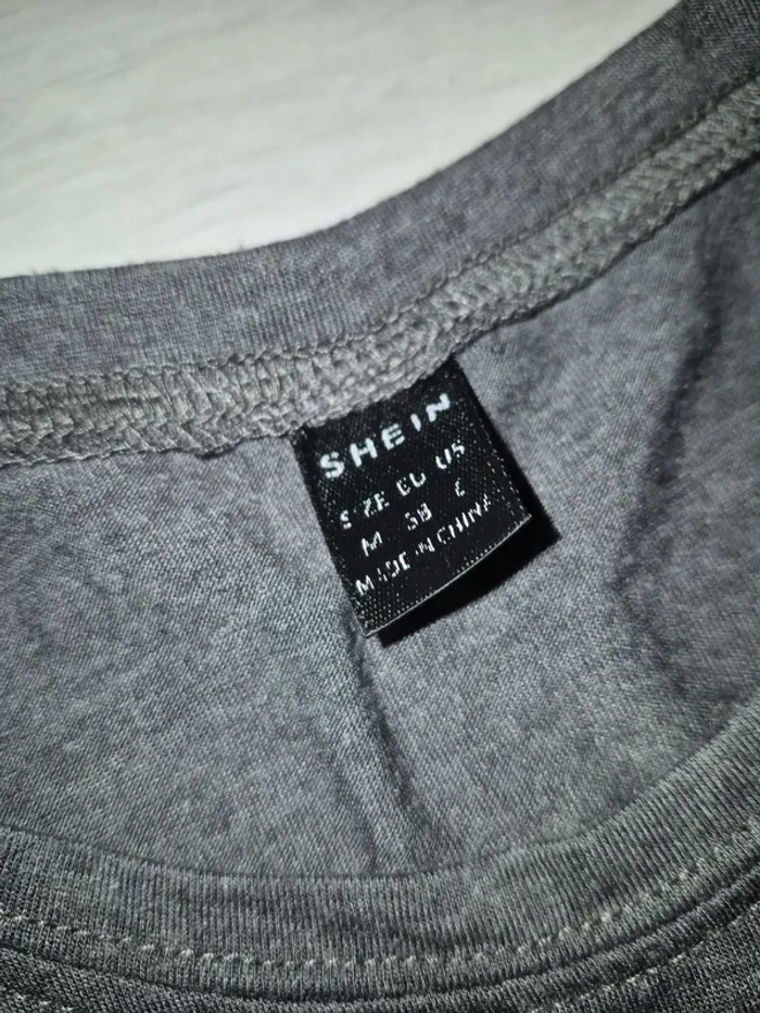 T-shirt gris femme shein - photo numéro 2