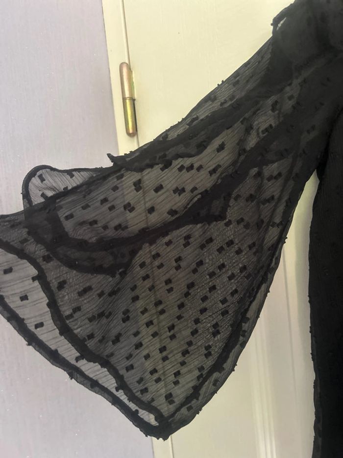 Top h et M taille 10/11 ans - photo numéro 2