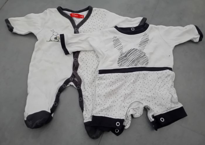 Lot Vêtements en taille 0 et 1 mois - photo numéro 7