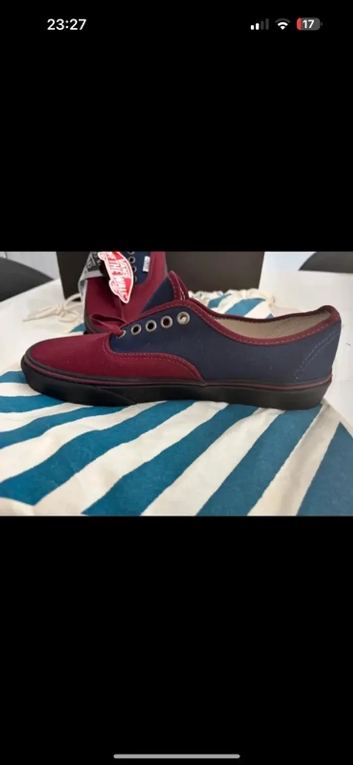 Vans Authentic Femme Taille 38 - Neuf avec Boîte et Sac - Bordeaux/Bleu Marine - photo numéro 2