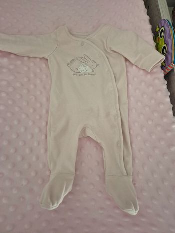 Lot deux Pyjamas naissance