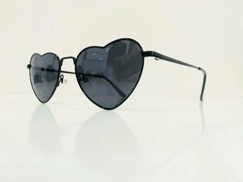 Lunette de soleil femme cœur noire UV protection catégorie 3
