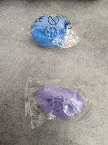 🌺 lot de 2 sifflets en forme de lèvres / bouche