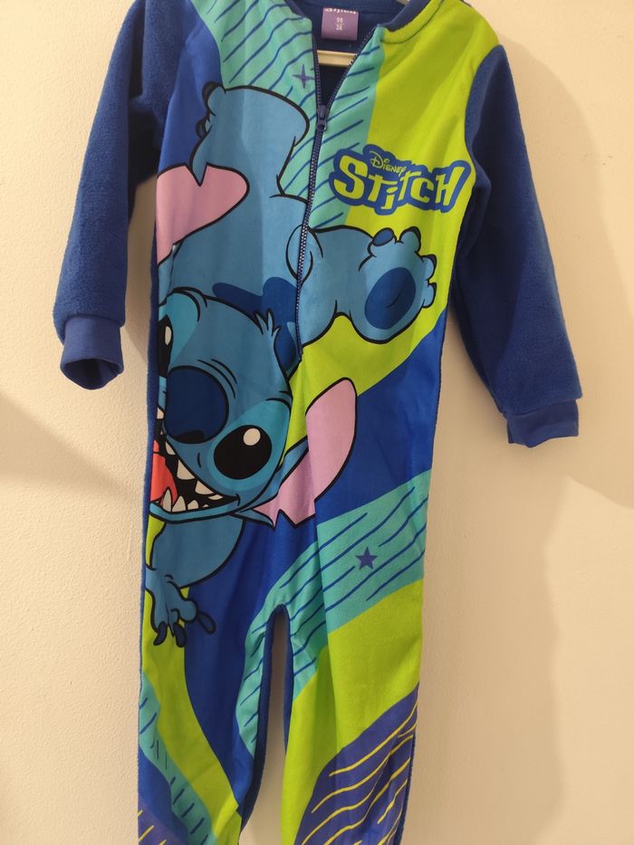 Surpyjama hiver stitch neuf 3 ans - photo numéro 2