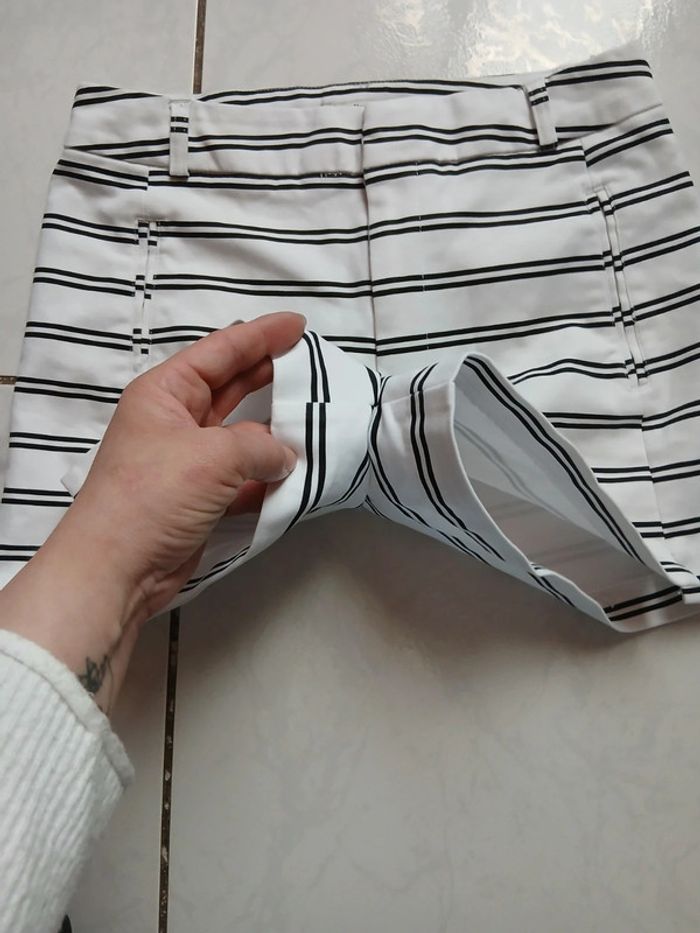 Short stradivarius taille 36 - photo numéro 2