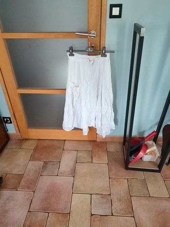 Très jolie jupe taille 1