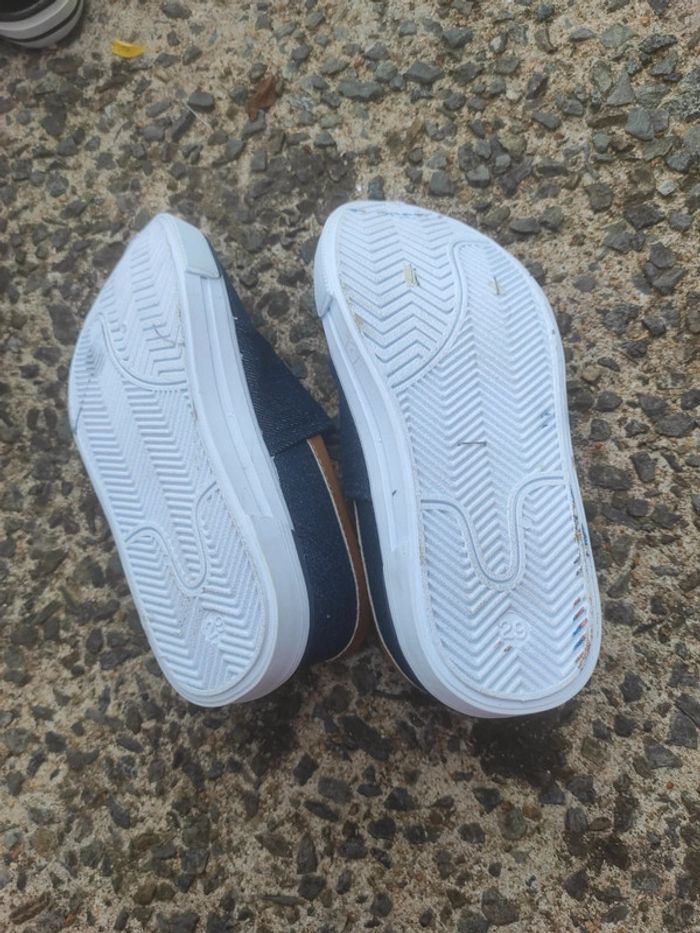 Chaussures t 29 - photo numéro 2