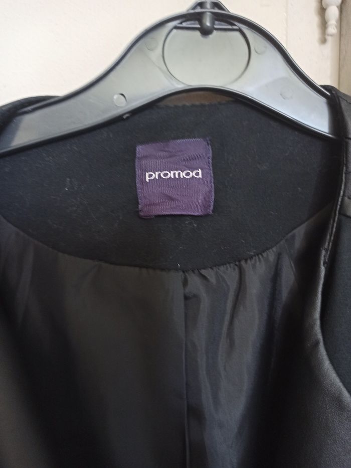 Trenchs noir - photo numéro 4