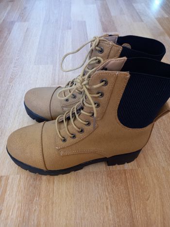 Chaussures femme neuves cuir vegan camel Seven7 T41 – 12€
