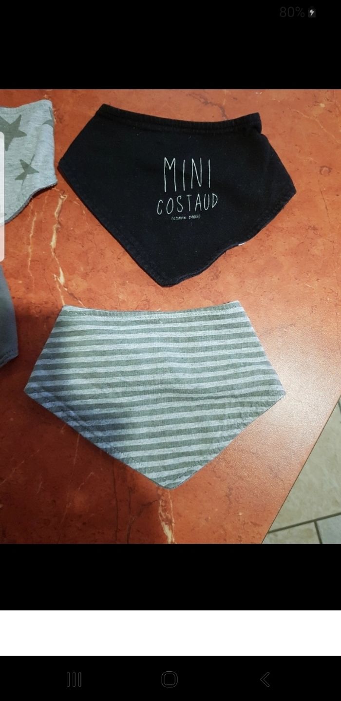 Lot de 4 bavoirs - photo numéro 3