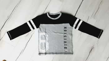 Vêtement garçon tee-shirt manches longues gris et noir 5 ans