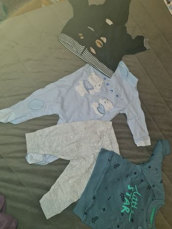 Lot de vêtements