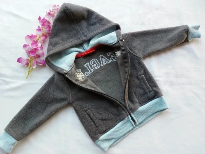 Gilet polaire à capuche zippé 9 mois - photo numéro 3