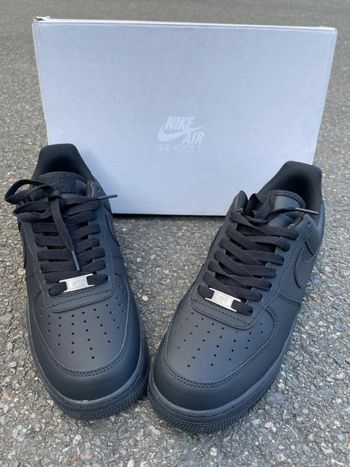 Nike Air Force 1 triple black taille：37.5