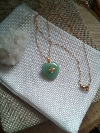 Collier coeur abeille en aventurine naturelle