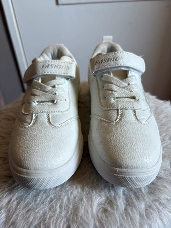 Baskets fille blanche