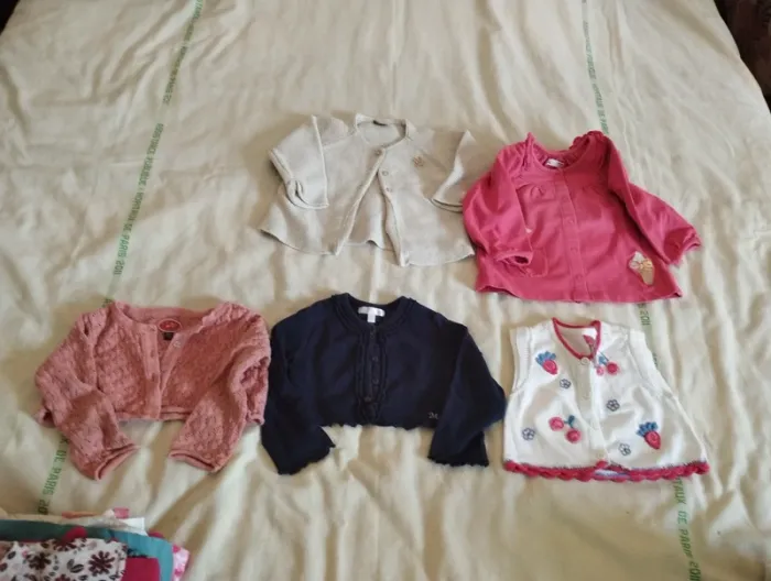 Lot Gilets fille 9 mois