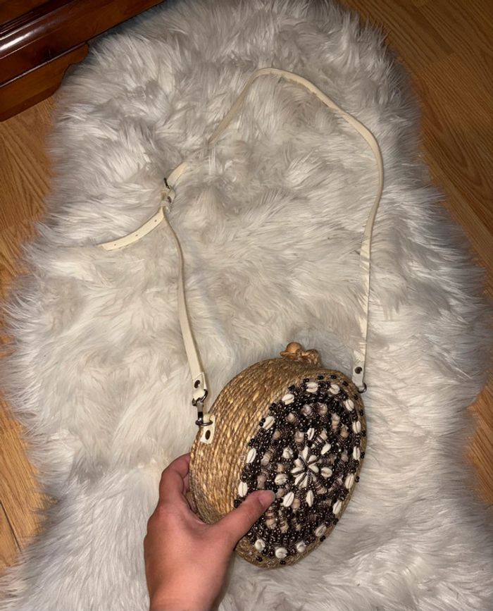 Sac en osier et coquillages Zara