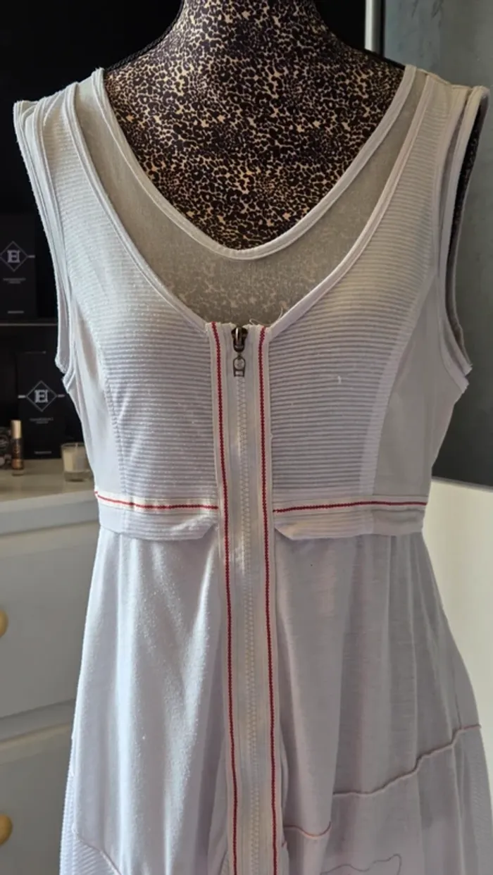Robe Blanche Imprimé de chez C' fait pour vous en 38 /40 Taille 2 - photo numéro 2