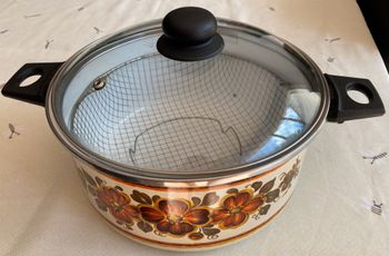 Marmite / cocotte / faitout émaillé avec couvercle