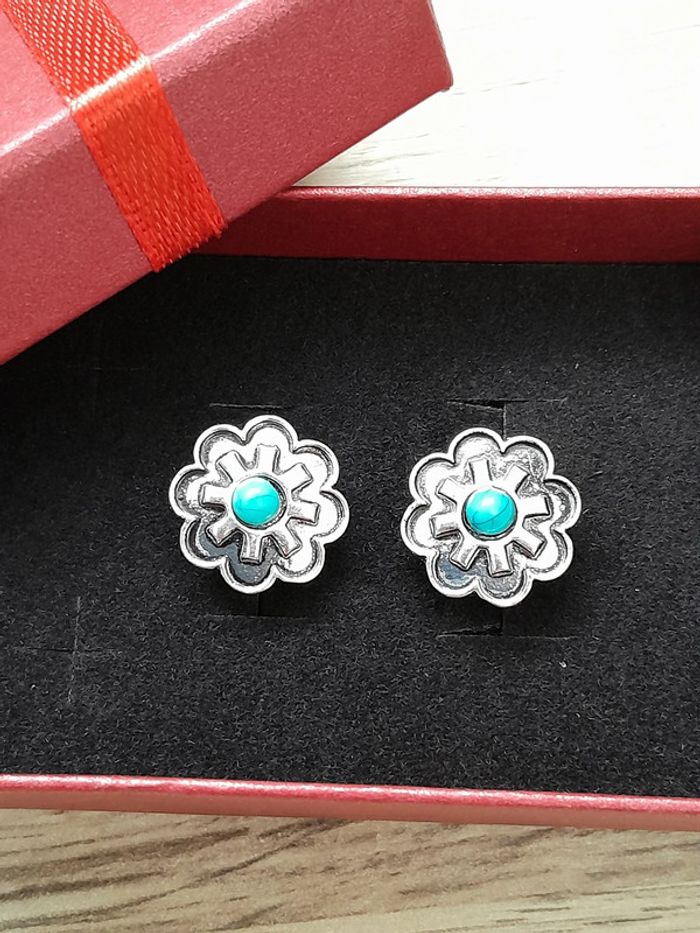 Boucles d'oreilles, fleurs, style Bohème, argentées et pierres turquoise - photo numéro 3