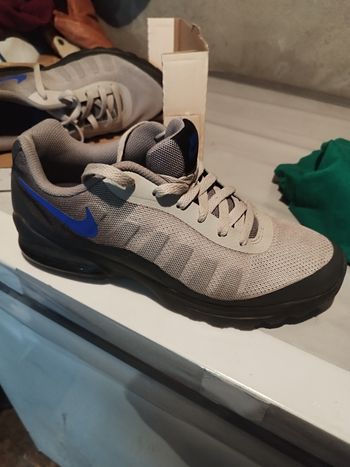 Sneakers homme Air Max Invigor Noir, bleu et gris