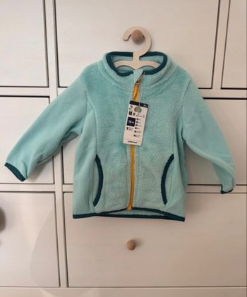 Polaire Quechua neuve 18 mois