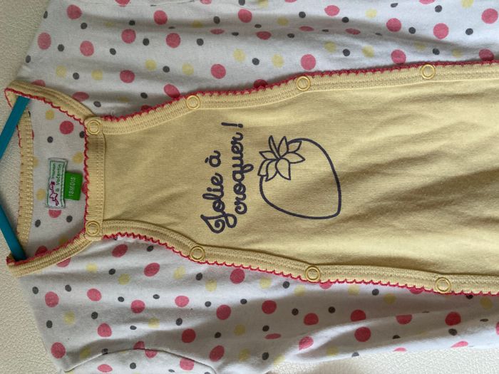 pyjama grenouillère fraise Jolie à croquer bébé 18 mois - photo numéro 2