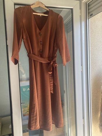 Robe satinée marron caramel mi-longue, T40, Grain de Malice 